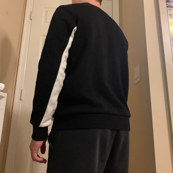 guess sweater - Picture 2 of 2